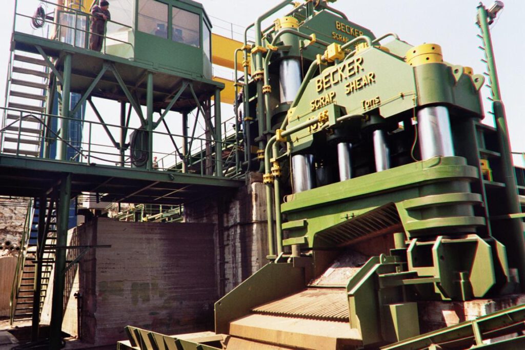 Becker scrap shear